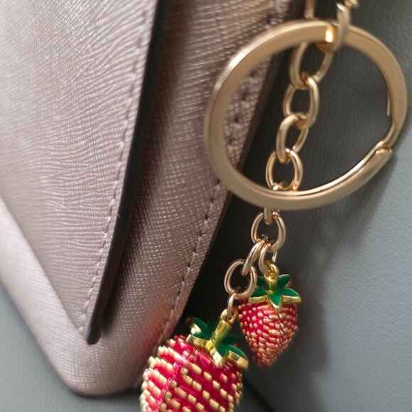Share Strawberry Charm Keychain –with golden seed accents - Picture 5 of 5